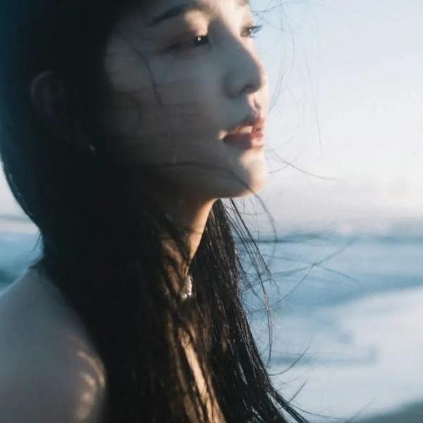 提剑映桃花